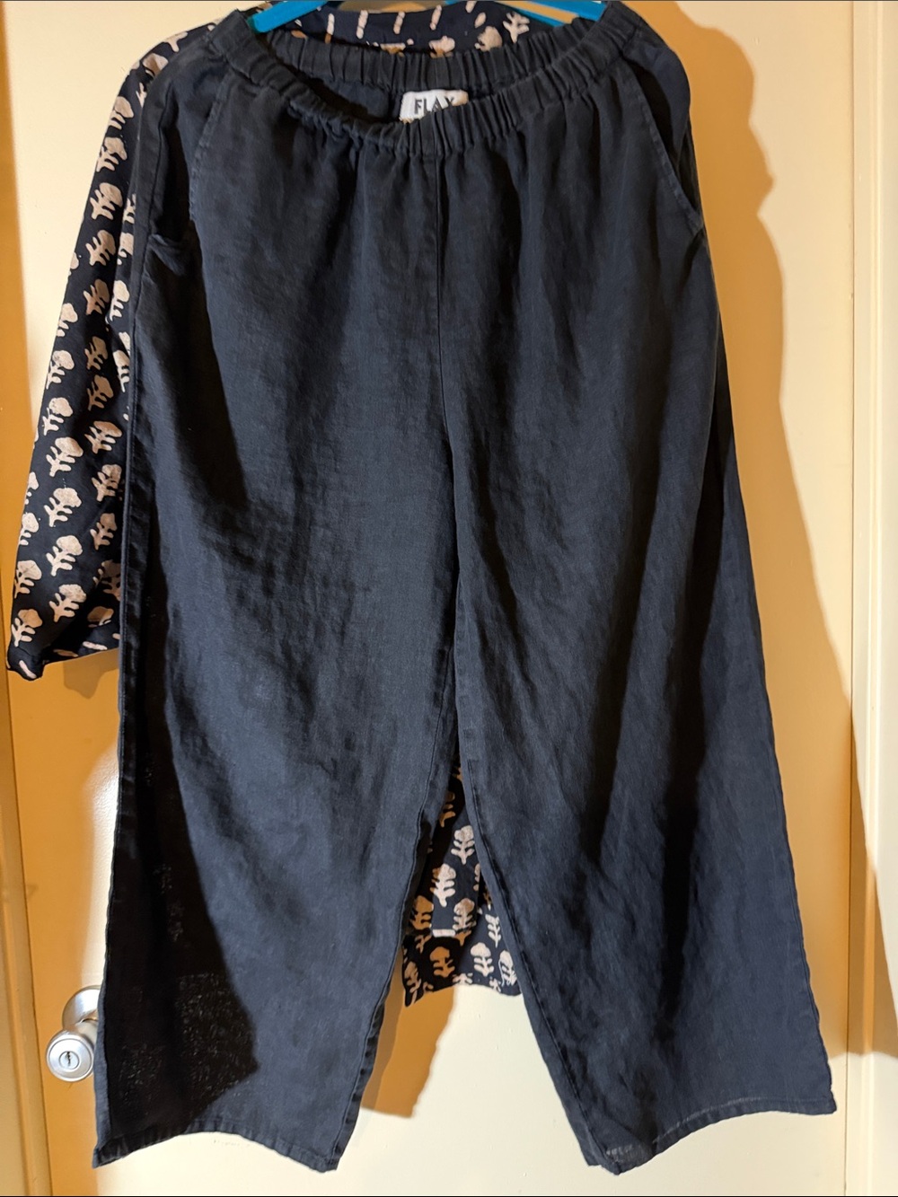 FLAX - Linen Pants - Inseam 23” -cropped - pockets - SZ S